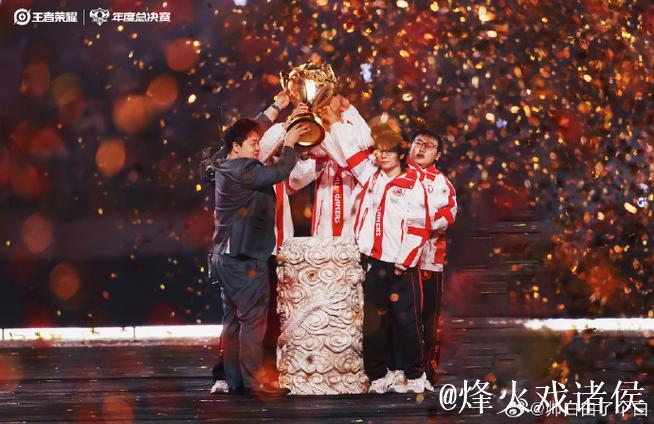 老盖谈钟意凌晨练橘右京:AG最危险的时候已经过了,现在谁碰谁死 老盖谈钟意凌晨练橘右京:AG最危险的时候已经过了,现在谁碰谁死