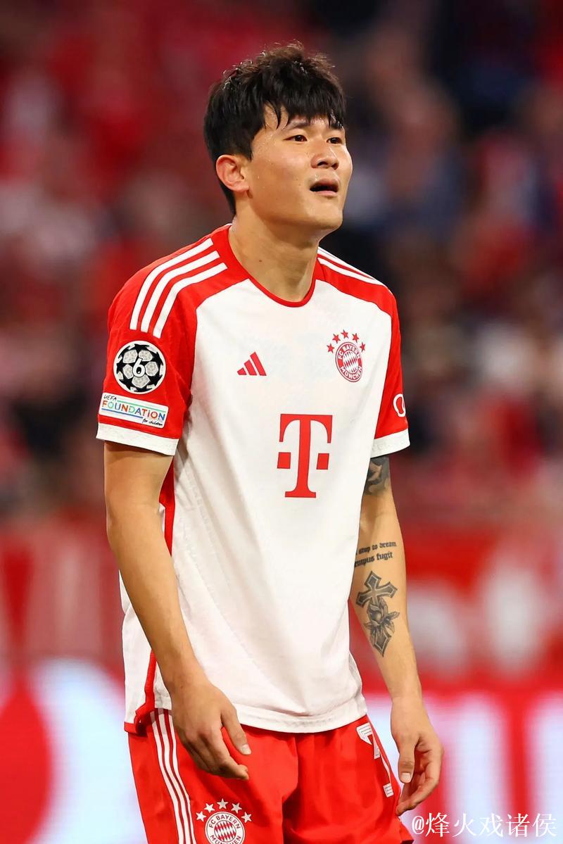 拜仁客战斯图加特：雅克松、金玟哉首发，乌尔比